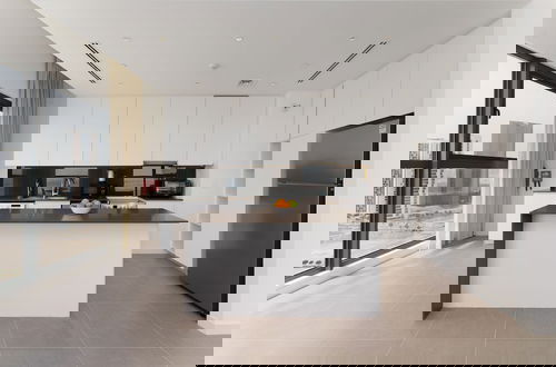 Photo 6 - Maison Privee - Modern & Panoramic Sea View Apt on Al Reem Island