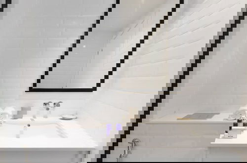 Photo 13 - Maison Privee - Modern & Panoramic Sea View Apt on Al Reem Island