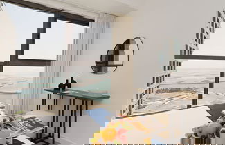 Photo 2 - Maison Privee - Modern & Panoramic Sea View Apt on Al Reem Island