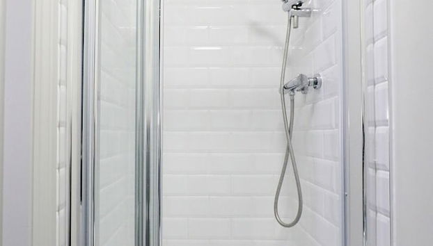 Dusche im Bad