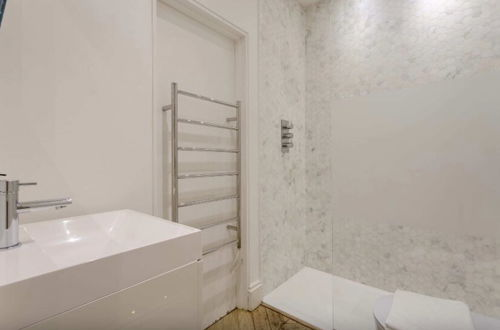 Foto 17 - Elegant 1 Bedroom Apartment in South Kensington