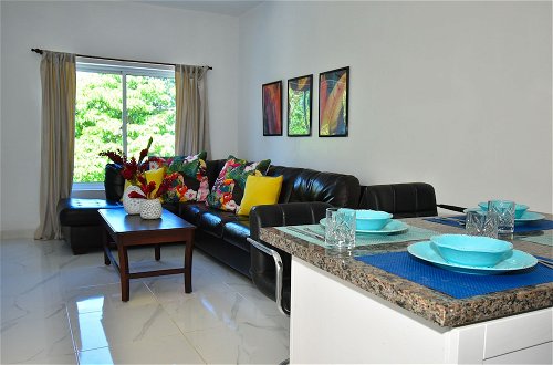 Photo 52 - Exotic Beach Vacation Apartment with Picuzzi