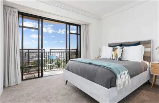 Photo 3 - Bright One Bedroom Beauty With Balcony