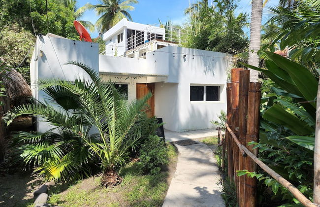 La Hola Villas - Photo 3