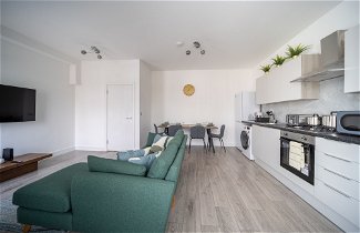 Photo 1 - Charming 3-bed Apartment in South end on sea