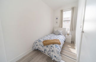 Photo 3 - Charming 3-bed Apartment in South end on sea
