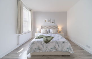 Photo 2 - Charming 3-bed Apartment in South end on sea