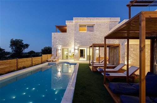 Foto 36 - Mandana Villa - With Private Pool Jacuzzi