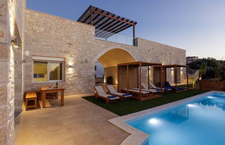 Foto 2 - Mandana Villa - With Private Pool Jacuzzi