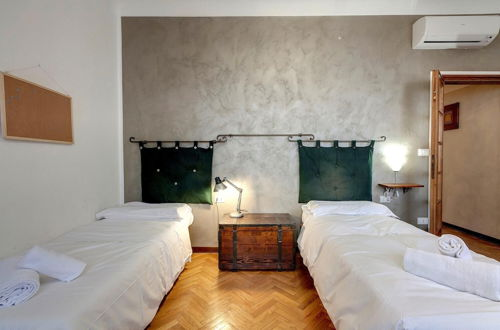 Photo 6 - Corno 7 in Firenze With 2 Bedrooms and 1 Bathrooms