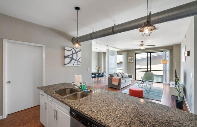 Plano Comfy 2BD 1 5BA Apartment - Photo 13