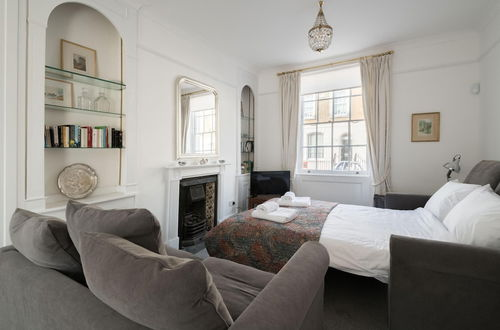 Photo 15 - Stylish Sloane Square Home Close to Victoria