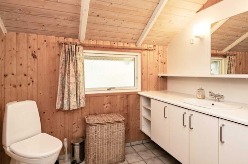 Photo 11 - 4 Person Holiday Home in Martofte