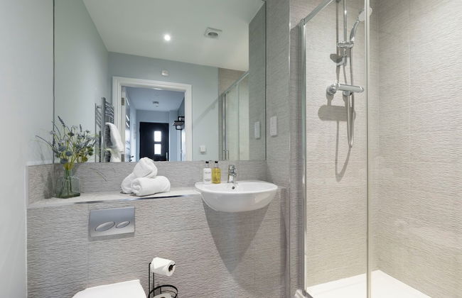Elliot Oliver- Charming 1 Bed Apartment - Foto 10