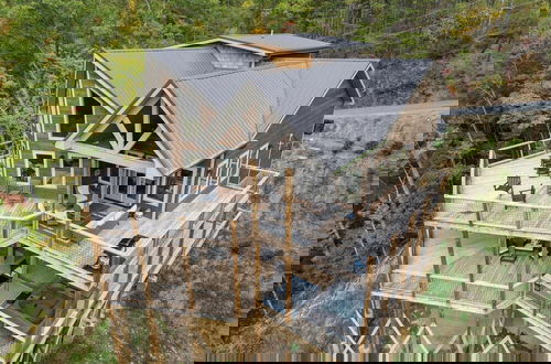 Foto 49 - Stepping Stone 4 Bedroom Cabin by RedAwning