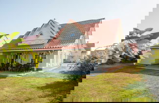 Foto 1 - Detached Villa With Four Bathrooms Near the Sea
