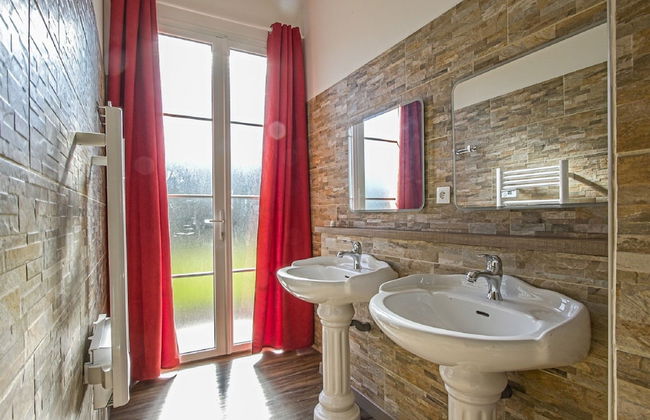 Spacious Holiday Home With Garden - Foto 13