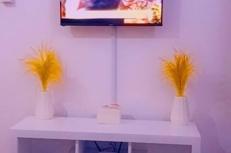 Foto 14 - Lux Suites Vee Studio Apartments Bamburi