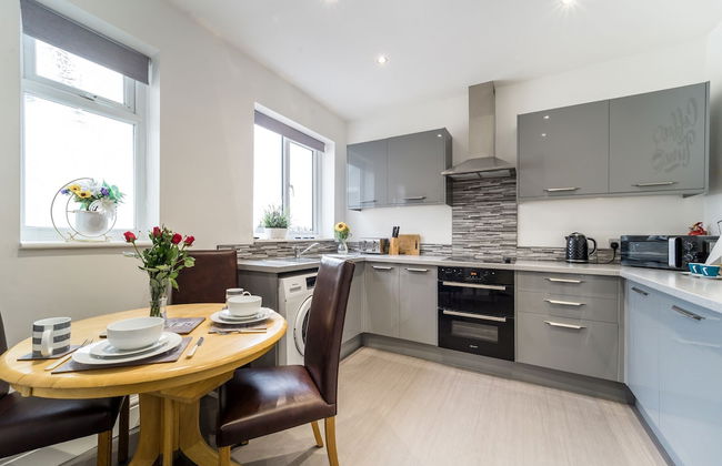 2br-sleeps5-privategarden-freeparking-pets - Foto 6