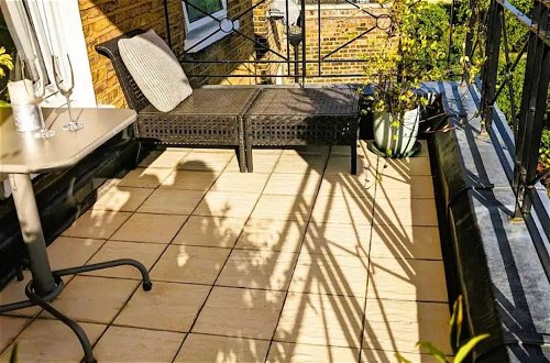 Foto 9 - Bright 1 Bed Flat in West Hampstead With Balcony