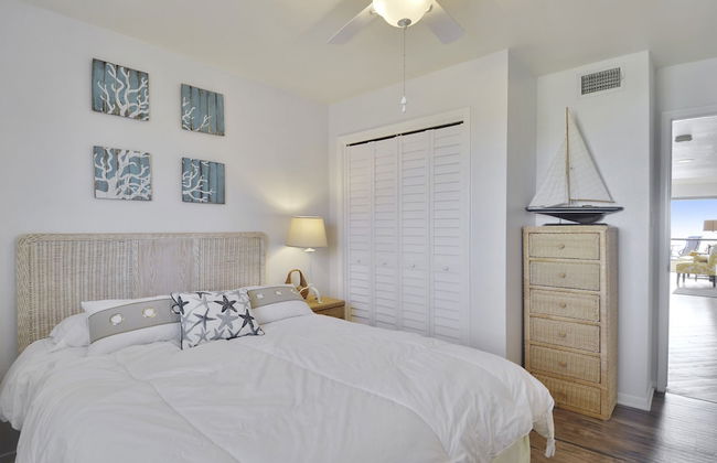 By the Sea - Foto 10