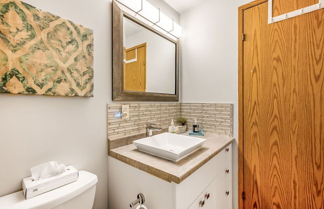 Lakeside Condo w Large Outdoor Space - Foto 10