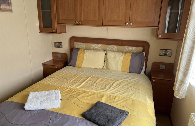 2 Bedroom Caravan at Heacham Beach With Decking - Photo 5