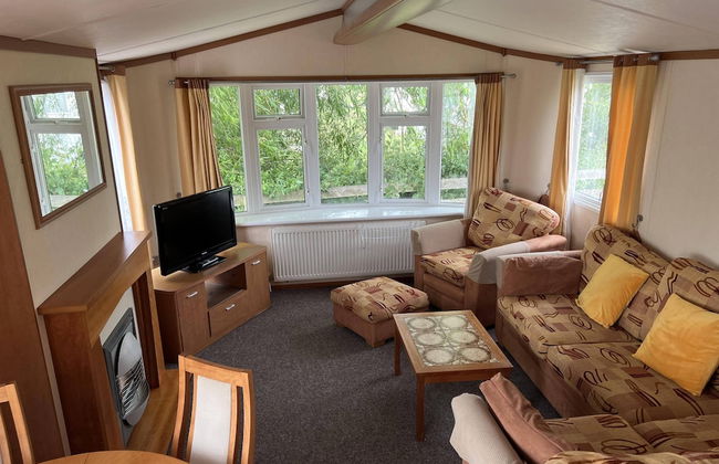 2 Bedroom Caravan at Heacham Beach With Decking - Photo 10