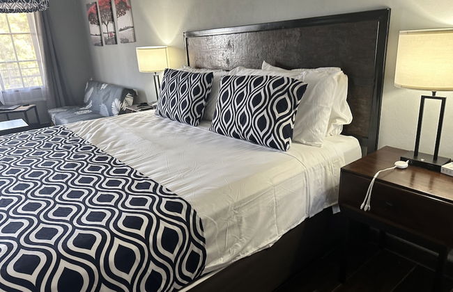 M&M Zavala Hotel and B&B - Photo 6