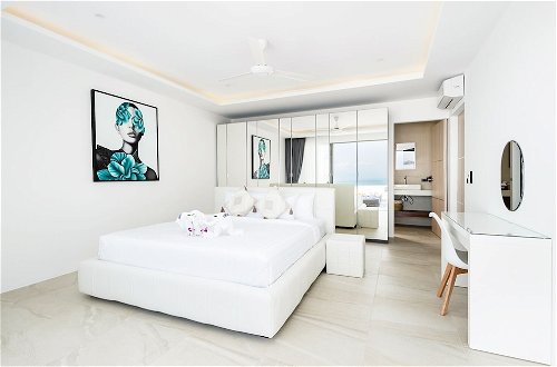 Foto 18 - Luxury 5 Bedroom Modern Villa - KBR17