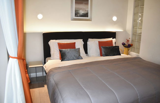 The Roman Empire Guesthouse - Photo 21