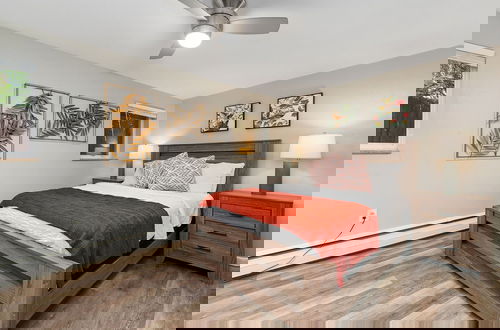 Foto 2 - Modern & Chic Condo in the Heart of Old Town