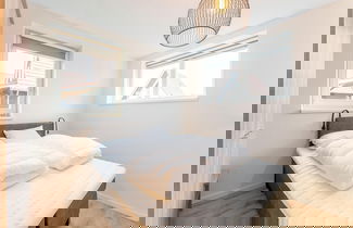 Photo 2 - Modern Holiday Home Near Beach