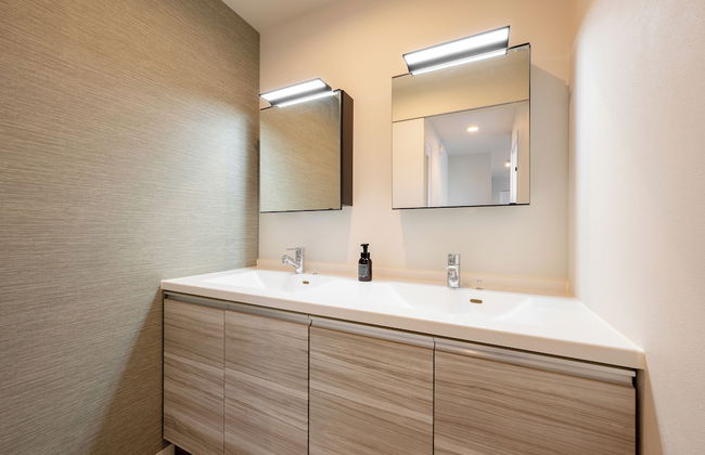 Minn Chitose - Photo 37