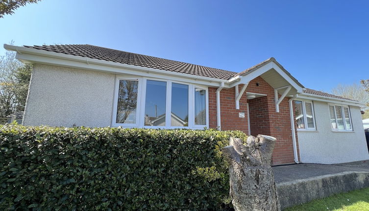 Photo 1 - 3 Bedroom Bungalow Moelfre- Private Garden,parking