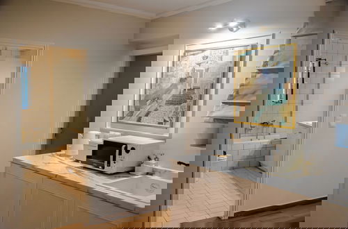 Photo 13 - Mets Suites