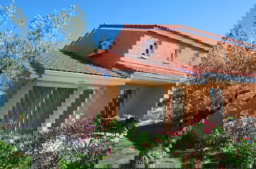 Foto 15 - Colorful Holiday Home With a in Mediterranean Style
