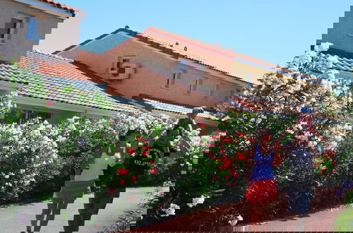 Foto 19 - Colorful Holiday Home With a in Mediterranean Style