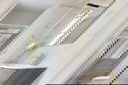Foto 20 - Luxury Lenno Apartment by My Villa Collection