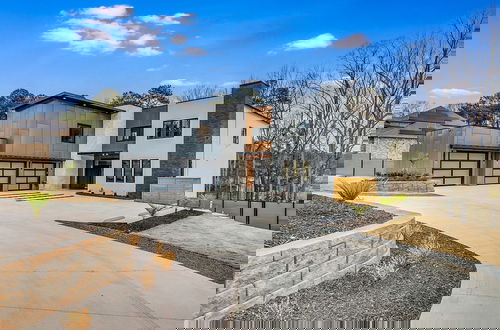 Foto 33 - Serenity Estates 5BR Modern Retreat w Exclusive Amenities Near Airport
