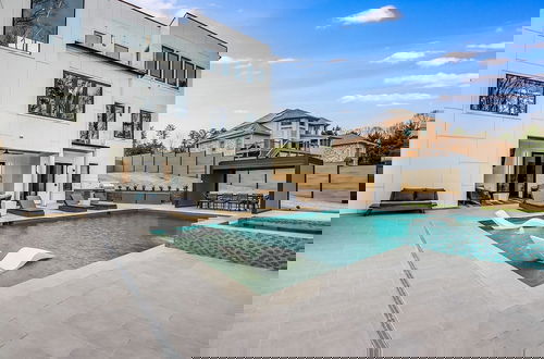 Foto 25 - Serenity Estates 5BR Modern Retreat w Exclusive Amenities Near Airport