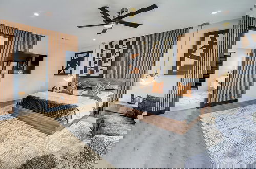 Foto 11 - Serenity Estates 5BR Modern Retreat w Exclusive Amenities Near Airport