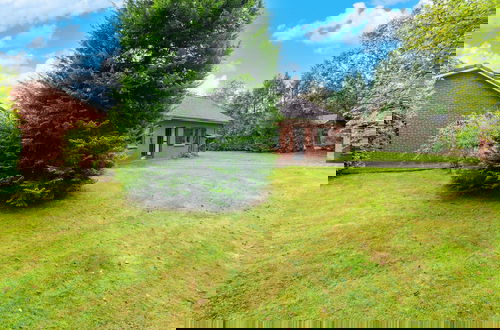 Foto 37 - Stunning Holiday Home for 5 Adults in Recht