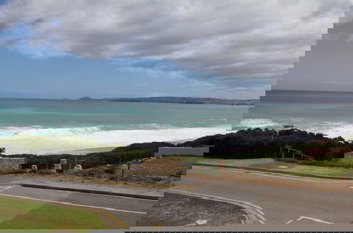 Photo 9 - Southern Sands Beachfront Apartment