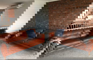 Photo 3 - Southern Sands Beachfront Apartment