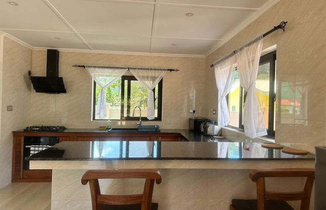 Yvon's Tropical Villa - Foto 21