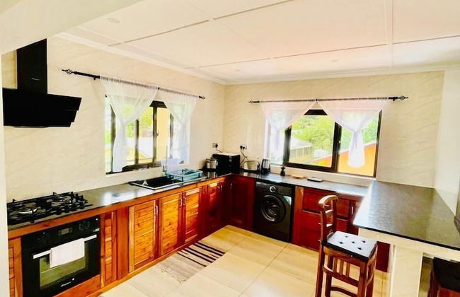 Yvon's Tropical Villa - Foto 18