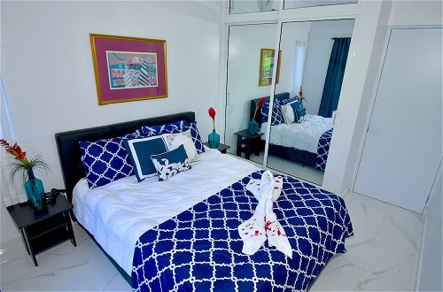 Photo 10 - Exotic Beach Vacation Apartment with Picuzzi