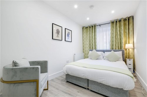 Photo 8 - Luxury 1 & 2 bed Apartment free parking