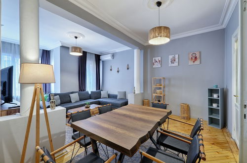 Photo 21 - Marvelous Bright 4BR Ap in Taksim Square